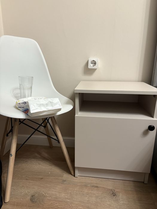 Тумбочка прикроватная