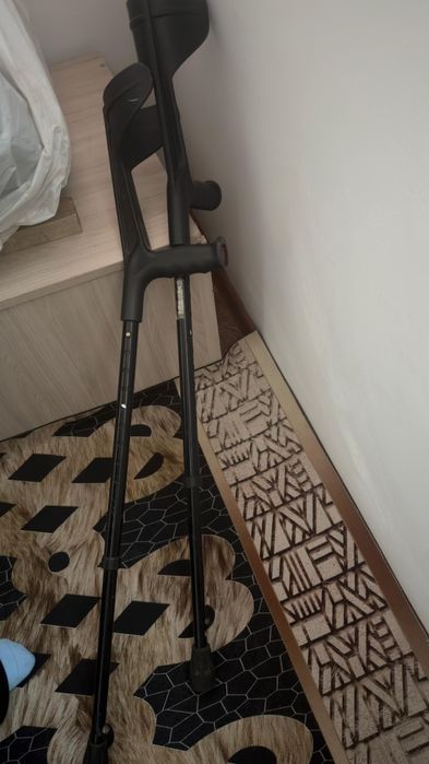 Продам костыли в отличном состояний