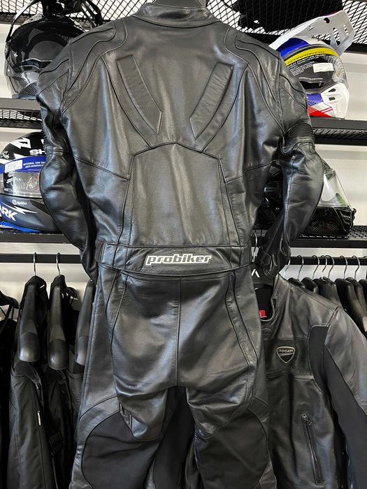 Kожен мото екип PROBIKER PRX- ,2 части 50-M/L,всички протектори,като нов