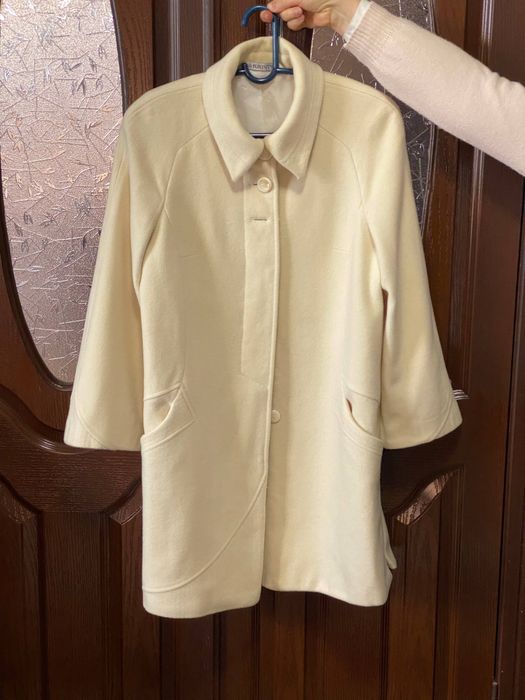 Белое кошемировое пальто размер 48-50