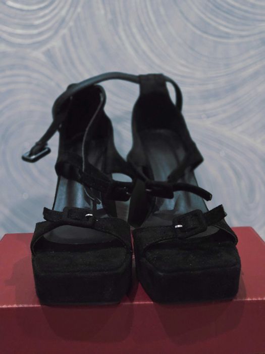 Высокие каблуки новые