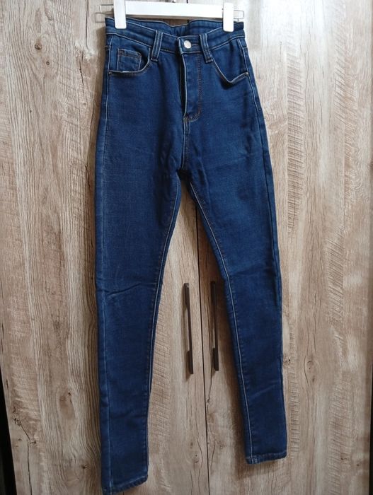 Все джинсы 25 размера кроме предпоследние джинсы 31 размера