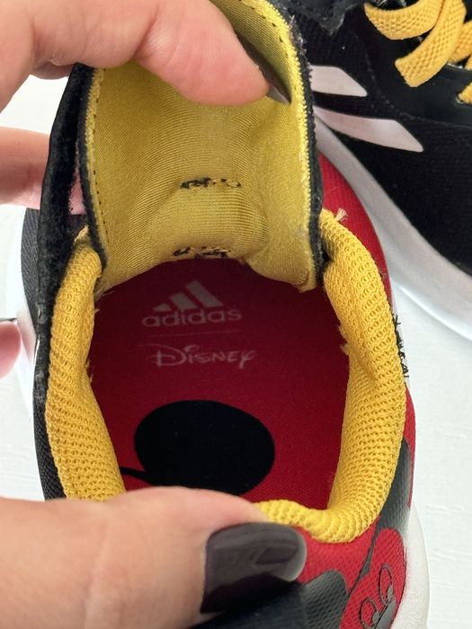 кроссовки Adidas