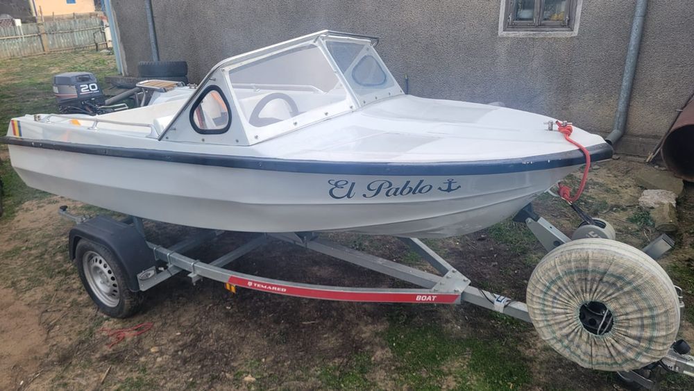 Barcă Delfin 3,80m cu motor Yamaha 25 cp 2t