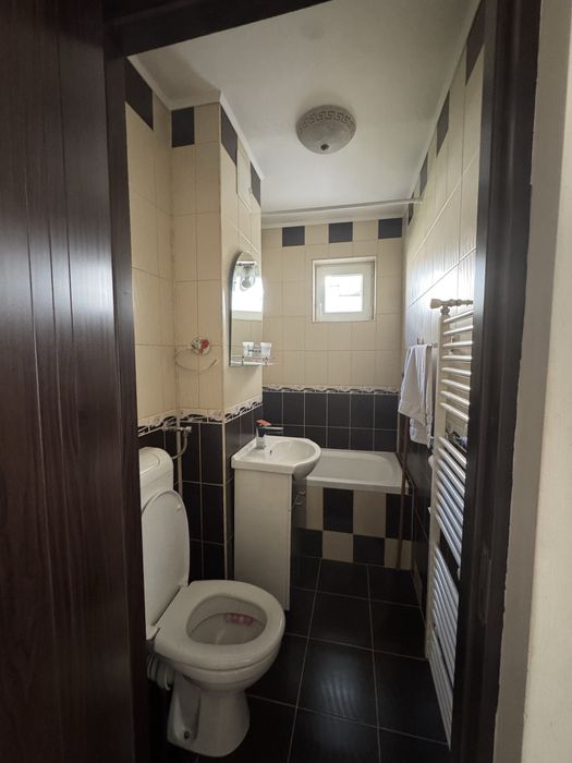 Inchiriez apartament
