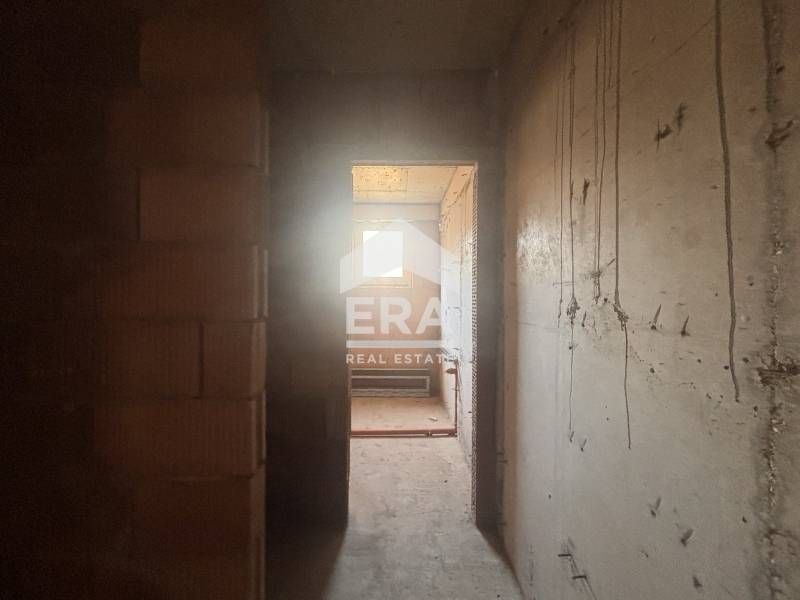 Двустаен апартамент за продажба, на среден етаж, в новострояща се сгра