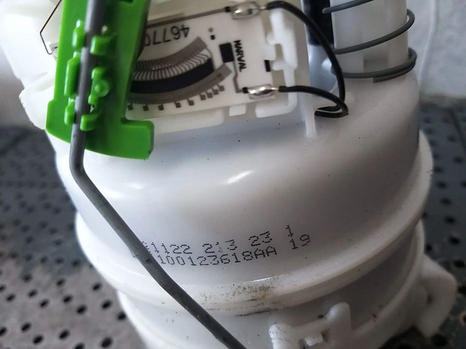 Pompa rezervor combustibil 0.9 tce renault captur 1 j5 h5 100123618aa