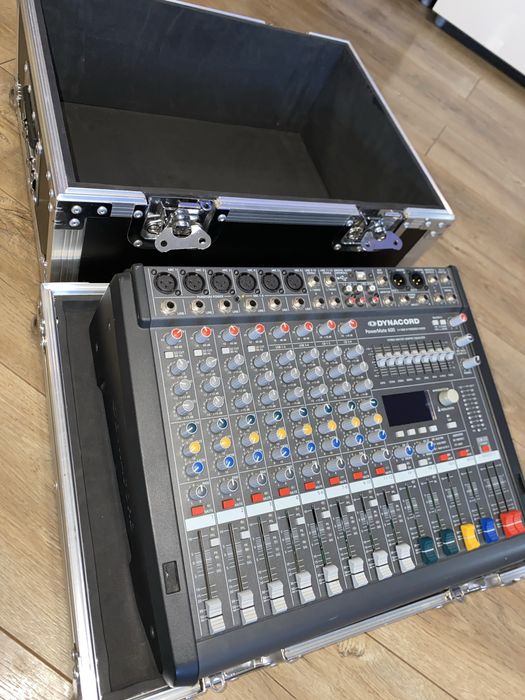 Dynacord PM 600-3 mixer cu putere si case