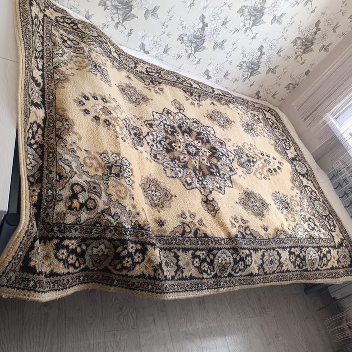 Продам натуральный ковер