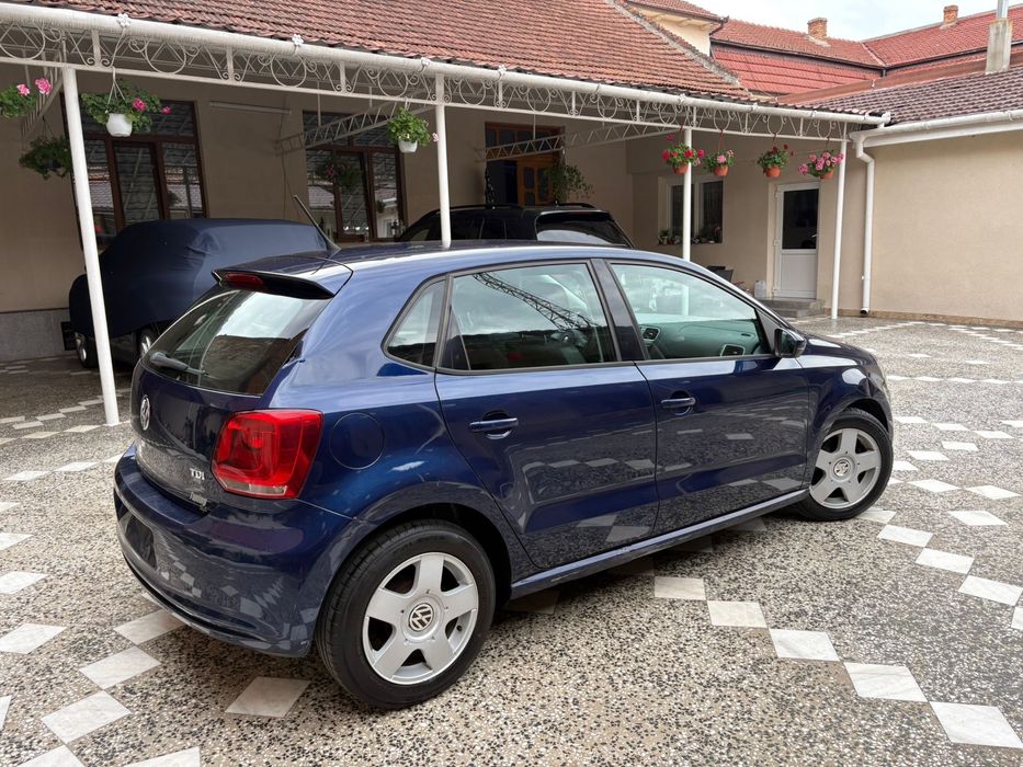 VOLKSWAGEN Polo 2010 — imagine 3