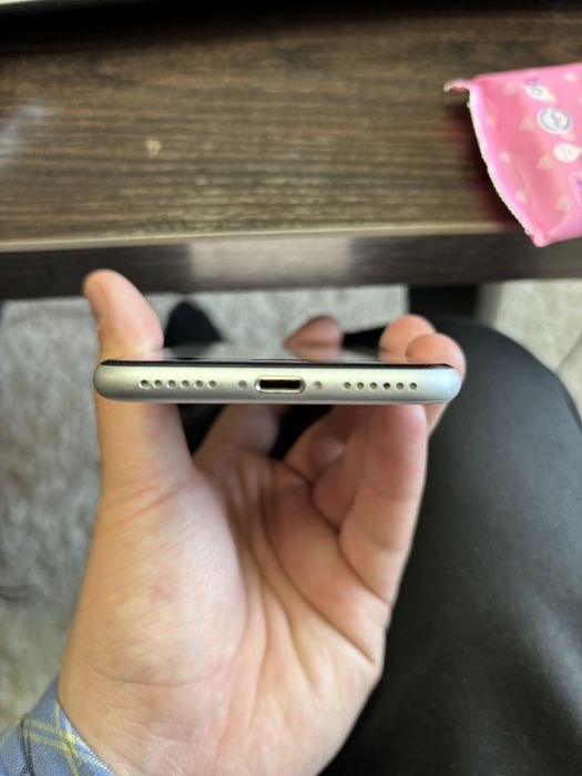 Iphone se 128gb 77% акб