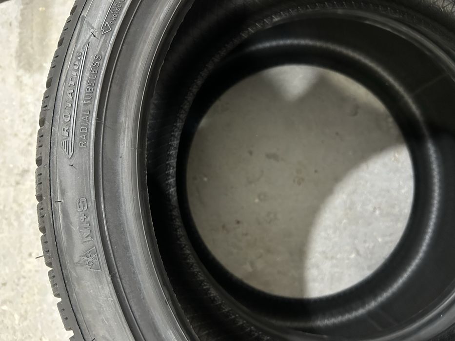 Anvelope iarna Noi Dunlop 225/40 R18 dot 2024