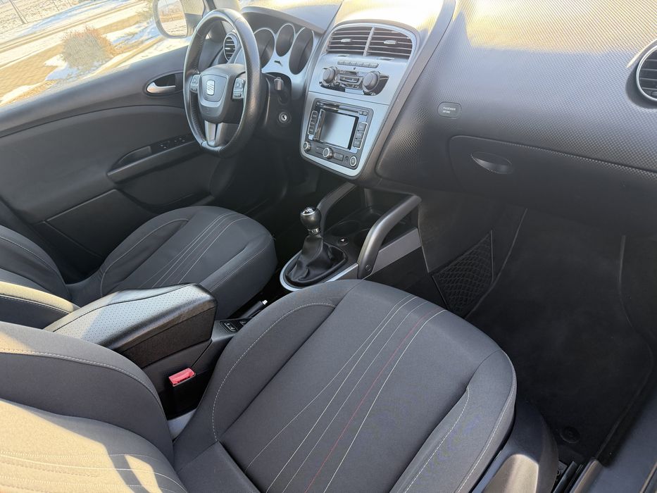 Seat Altea 2.0 tdi , an fab 2012 euro 5 . 140cp . Impecabil!