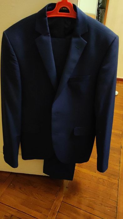 Продам костюм школьный