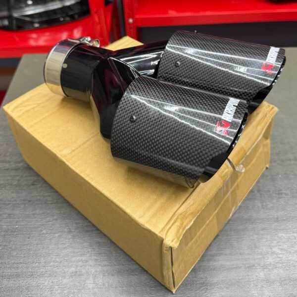 Двойни Карбонови Накрайници Akrapovic за Ауспух – Вход 63мм | Изход – 89мм / 102мм НА СКЛАД!!