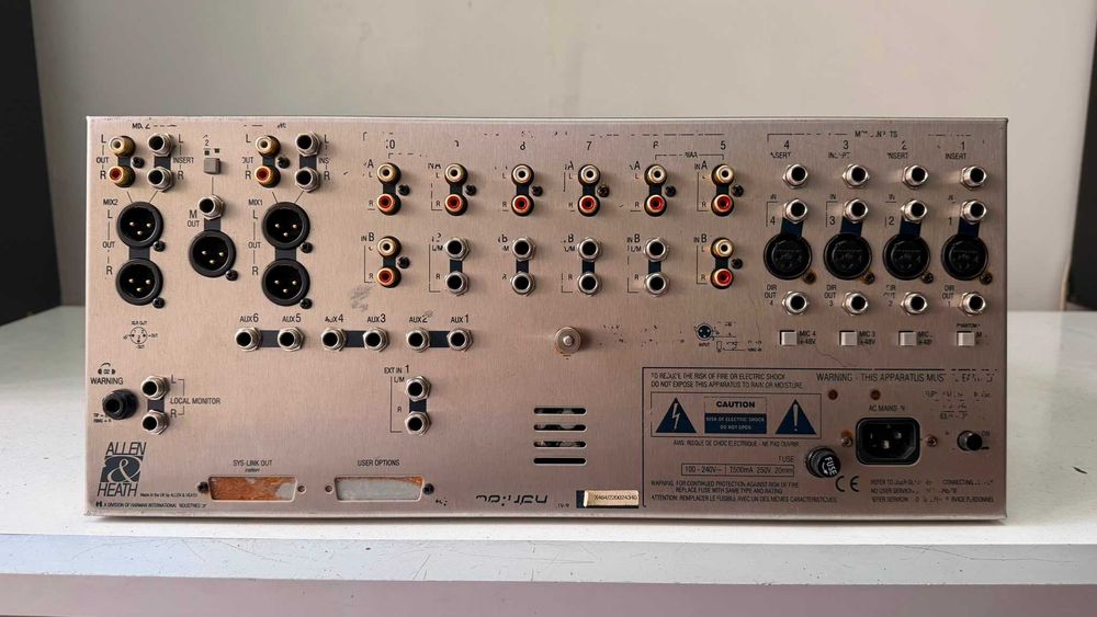 Mixer Allen & Heath Xone:464 – Analog Club Mixer Filtre VCF 10 Canale