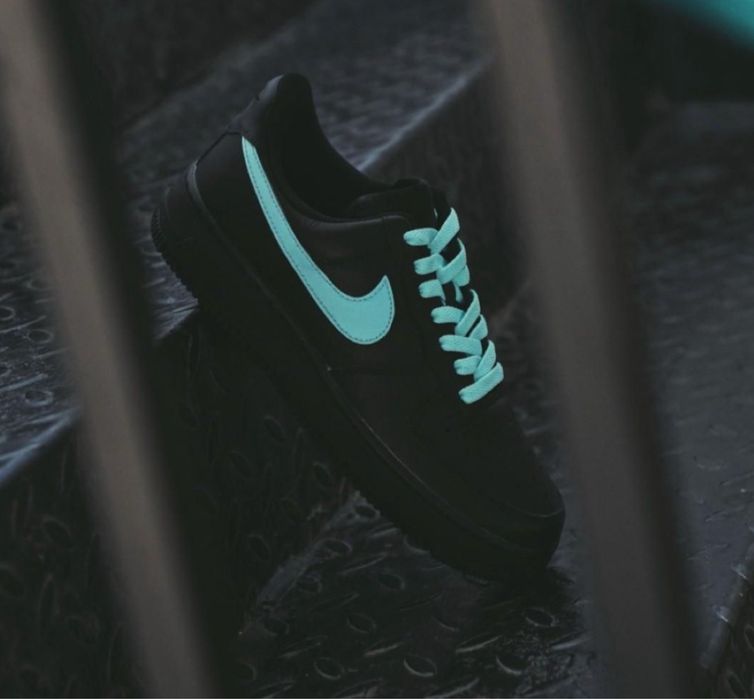 Кроссовки Nike Tiffany&Co. На лето/осень