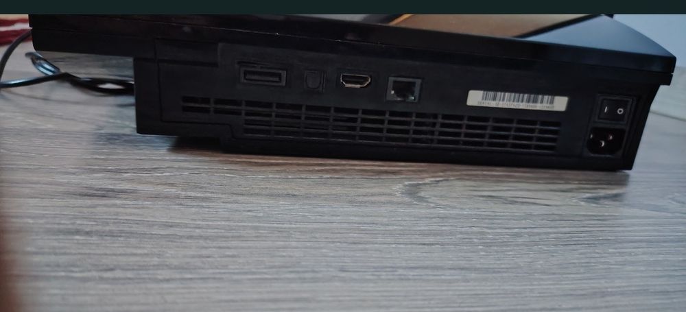 Vind PS 3 cu 2 manete