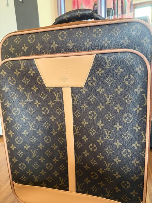 Louis vuitton куфар