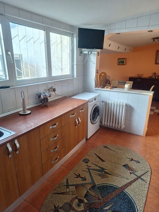 Pf .  INCHIRIEZ Ap 3 Cam D Centru Civic