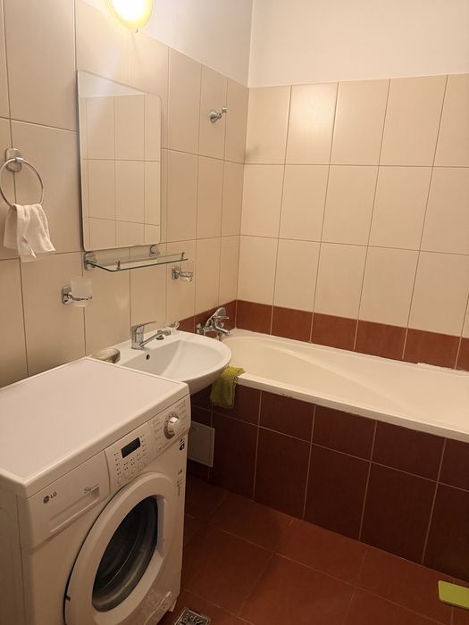 Apartament 2 camere de inchiriat 60mp, bloc cu centrala proprie si iesire in parcul Plumbuita, in Colentina, cu loc parcare