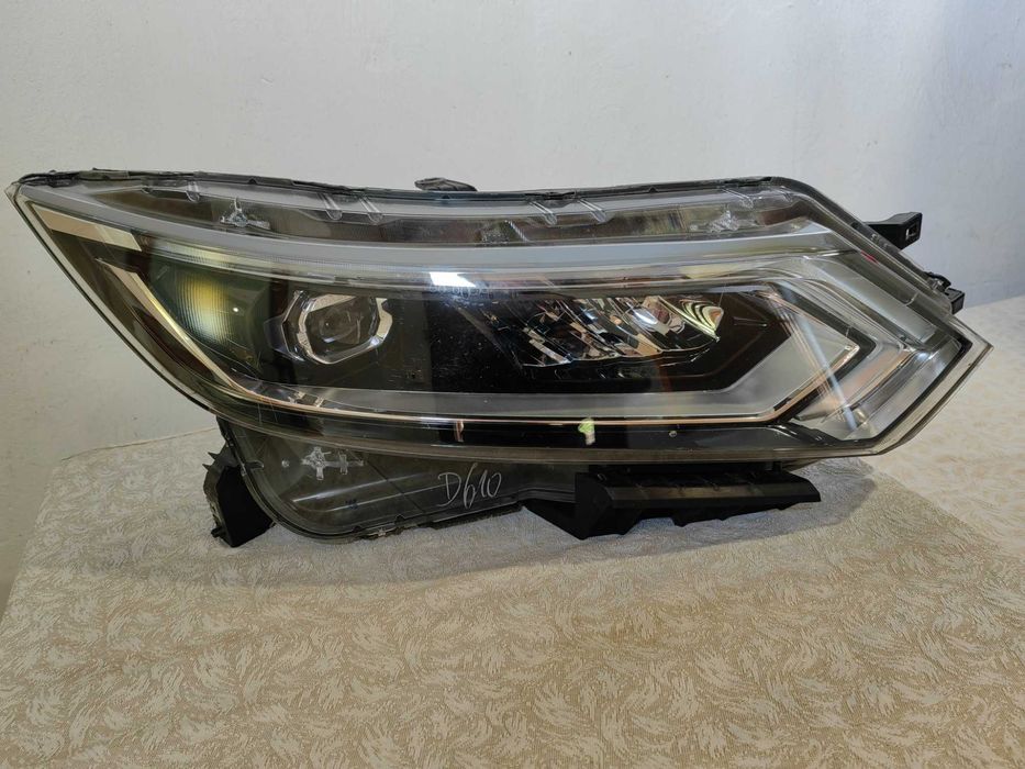 Фар Nissan Qashqai LED десен / Фар Нисан Кашкай Оригинален