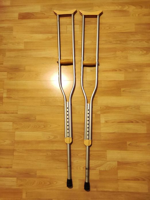 Патерици за възстановяване след операция или травми