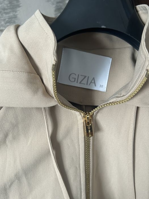 Продам костюм от GIZIA