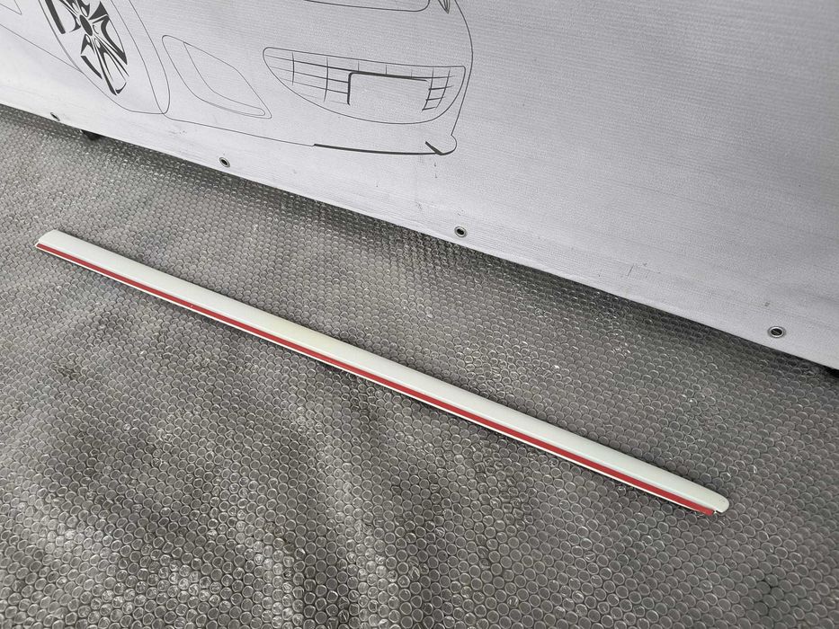 Bandou / Ornament Usa Stânga Față Volkswagen Touran 2003-2015 Cod OEM 1T0853515G GRU (1C4)