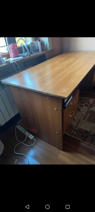 Письменный стол бу в хорошем состоянии