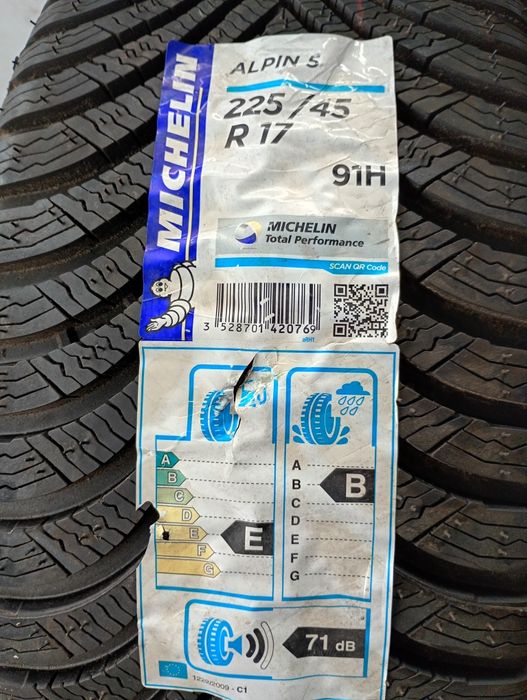 Нови 2бр.225/45/17 Michelin Alpine 5 dot3417