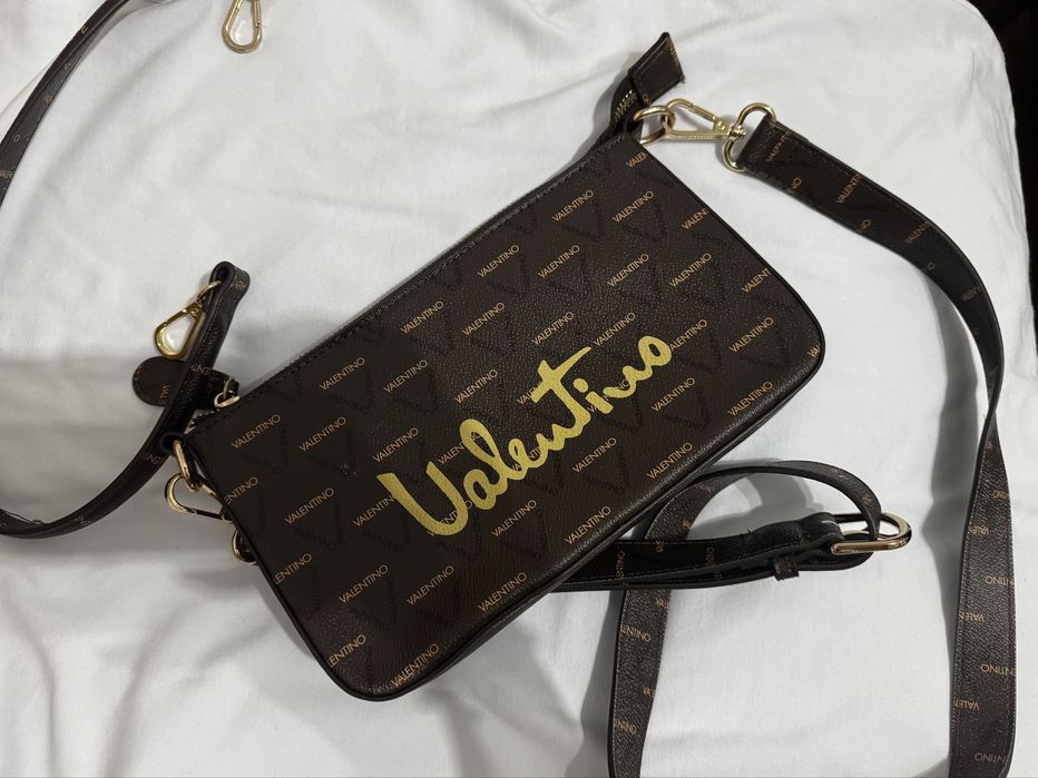 Geantă Valentino pentru damă, imprimeu logo, stare foarte bună