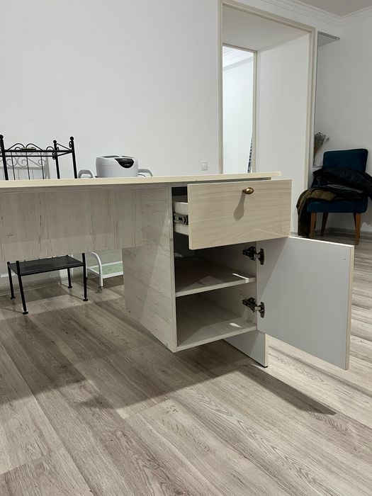 Продается стол для маникюра или для учебы