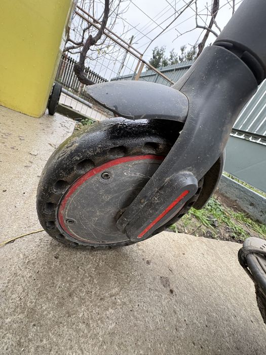 Vand trotineta electrica urgt,trotineta vine la pachet cu laptop asus!