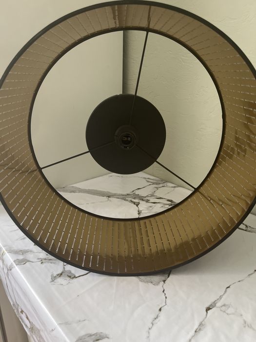 Продаю люстру потолочную