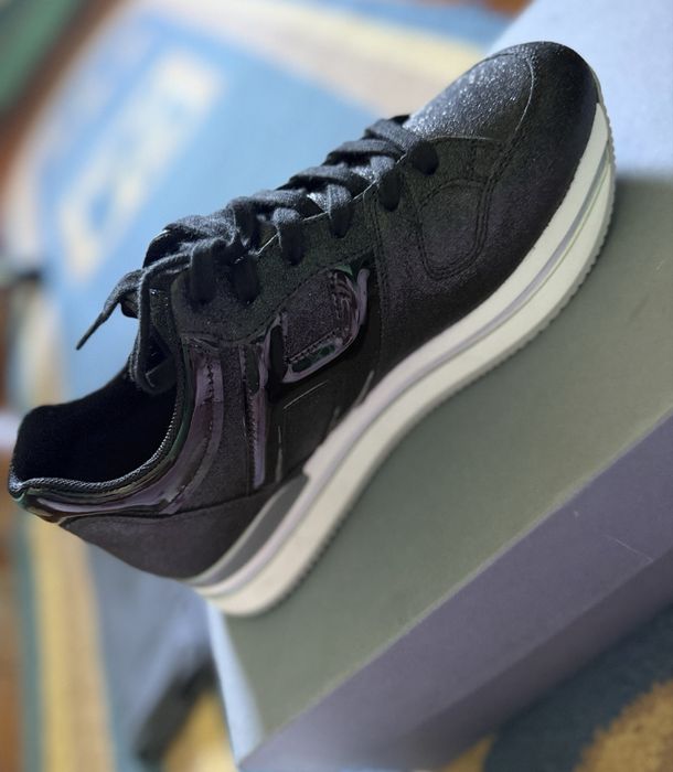 Vand adidasi dama Hogan