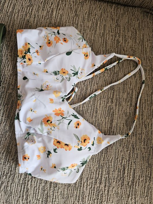 Costum de baie nou