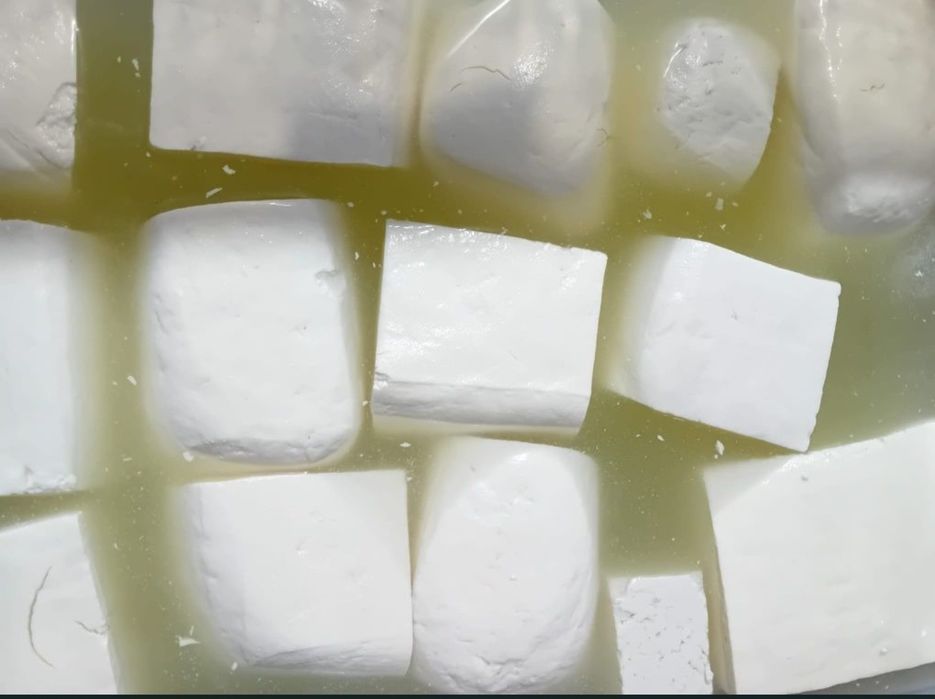 Telemea proaspata de oaie angro de pe Valea Hârtibaciului