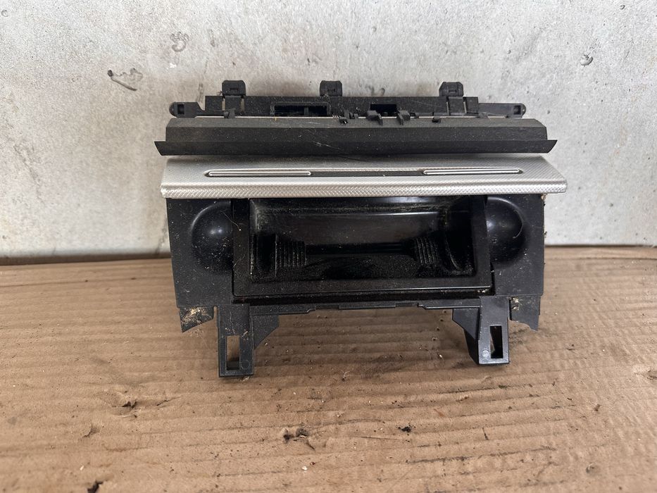 Пепелник ауди а4 б6 б7 / audi a4 b6 b7