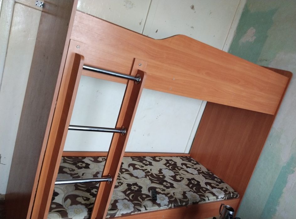 Кровать двухъярусная