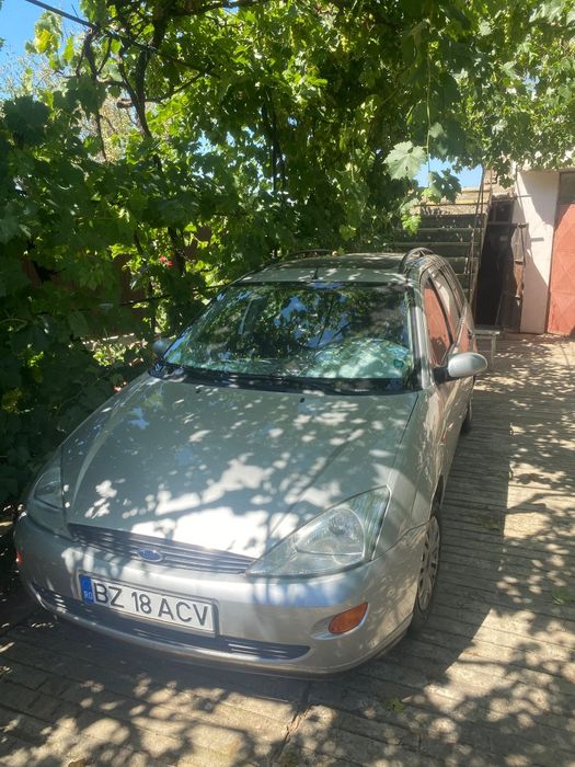 FORD Focus 2000 — imagine 4