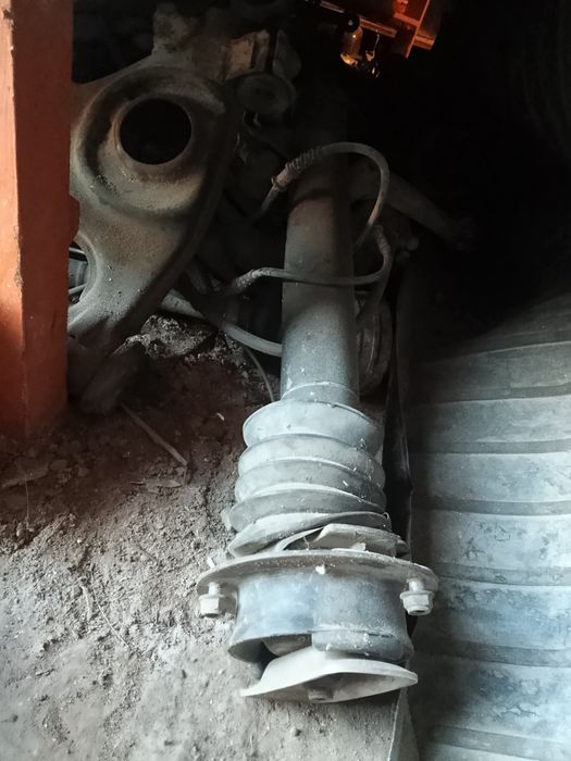 Продам запчасти на Мерседес 124