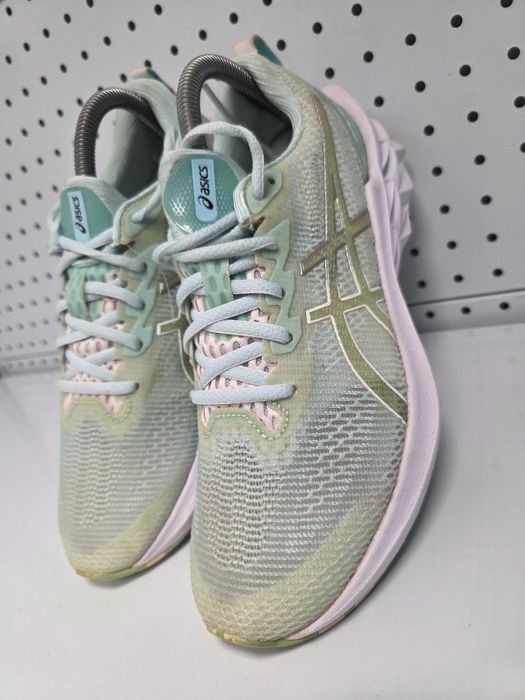 Оригинални дамски маратонки- Asics NovaBlast 2