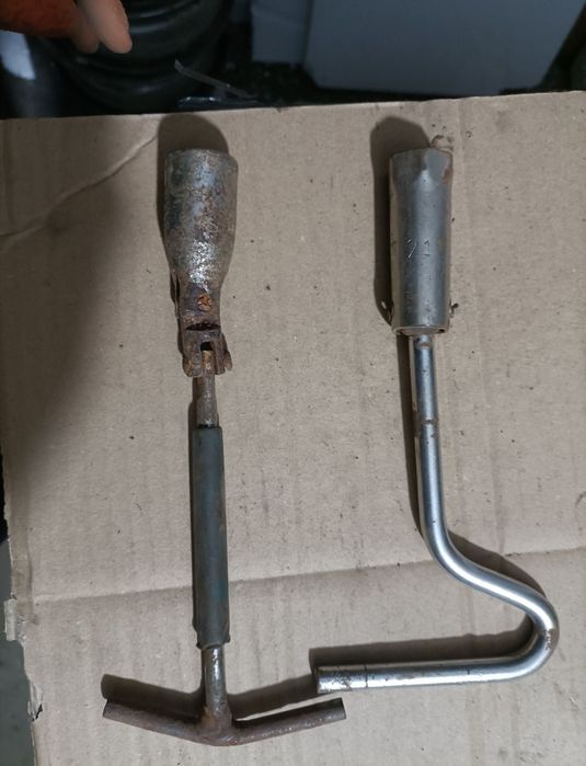 Cheie bujii 21, 10 RON buc,asigur expedierea coletului avantajos la or