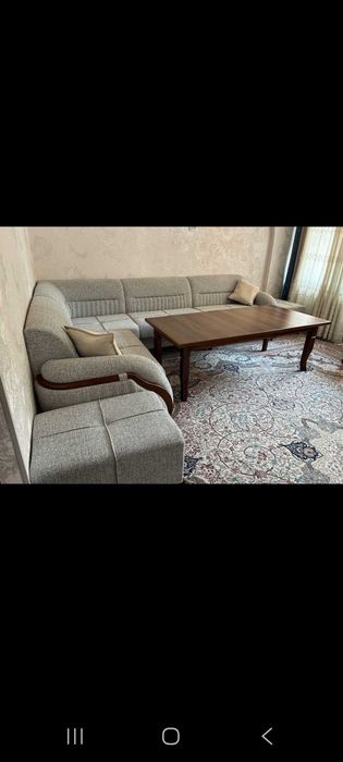 Мебел с стулом сделан под заказ из ореховый деревий