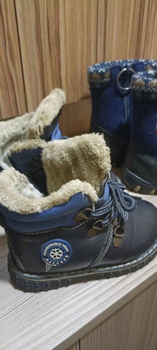 Продам детскую обувь