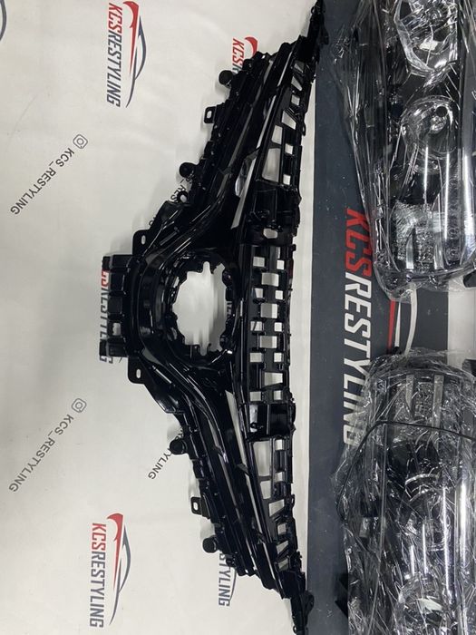 Решетка радиатора для Тойота камри 70/ camry 70