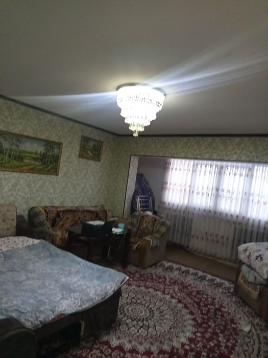 9 etajkadan Uy egasi bilan xona beriladi faqat ayol va qizlar uchun