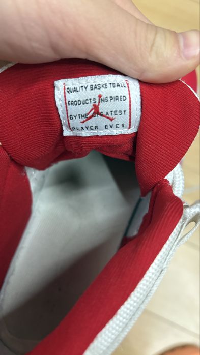 Jordan 11 cherry