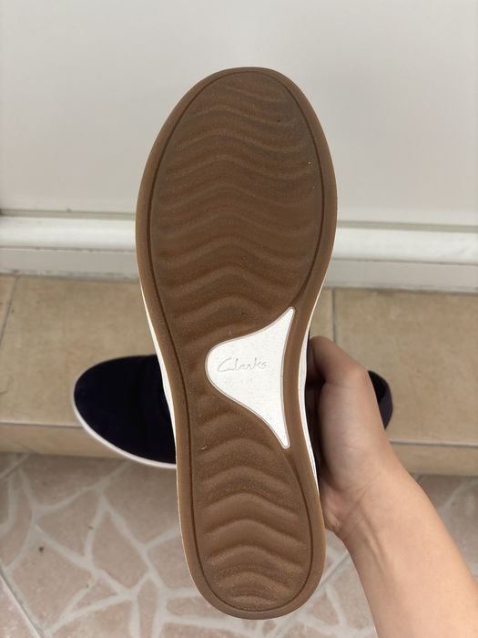 Тъмносини обувки Clarks